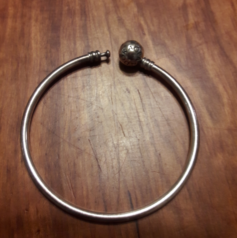 Pandora bracelet bangle small